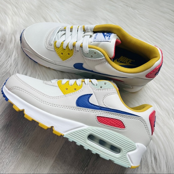 NWT Nike Air Max 90 Women’s Shoes - Picture 2 of 11
